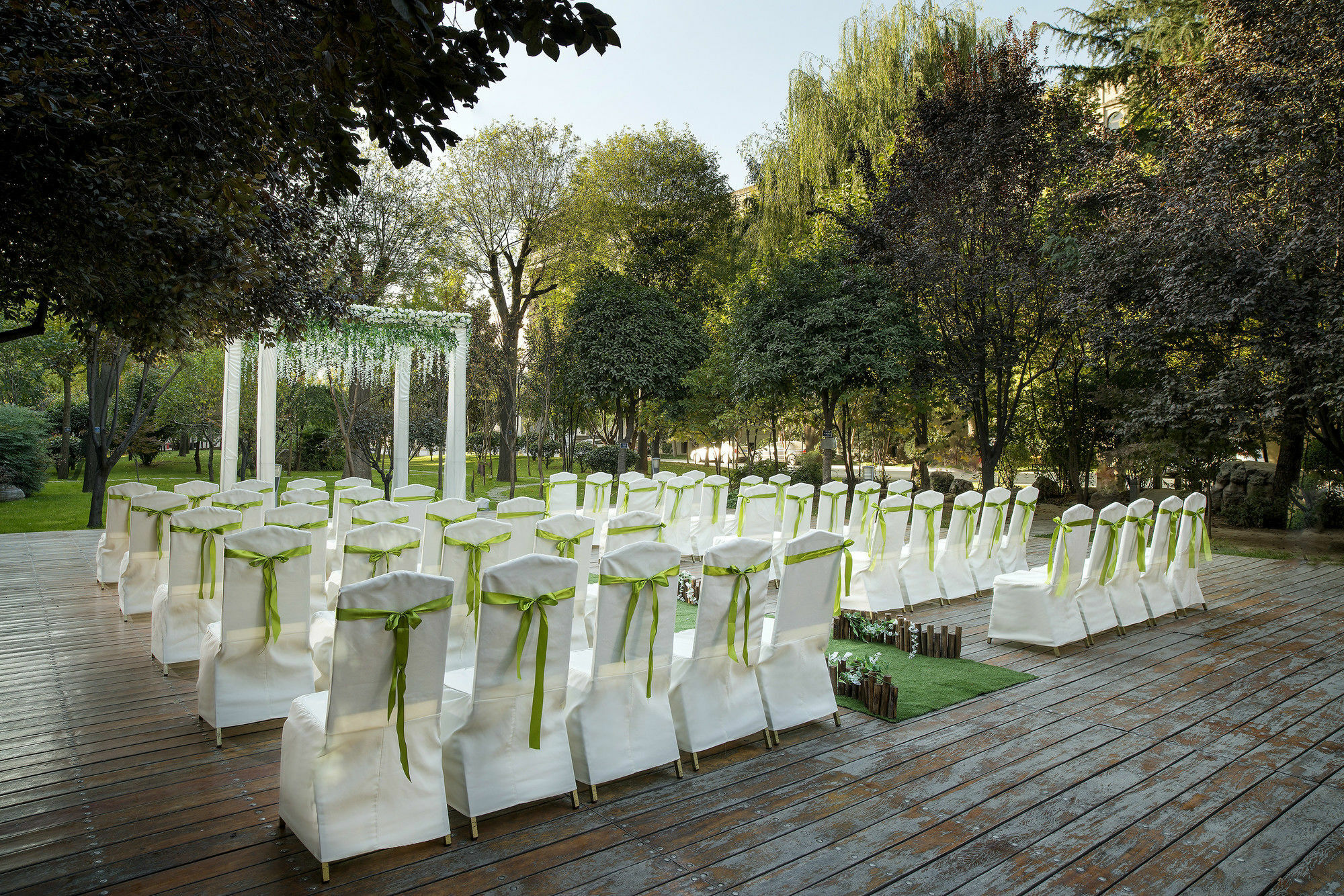 Grand Mercure Xian On Renmin Square Exterior photo